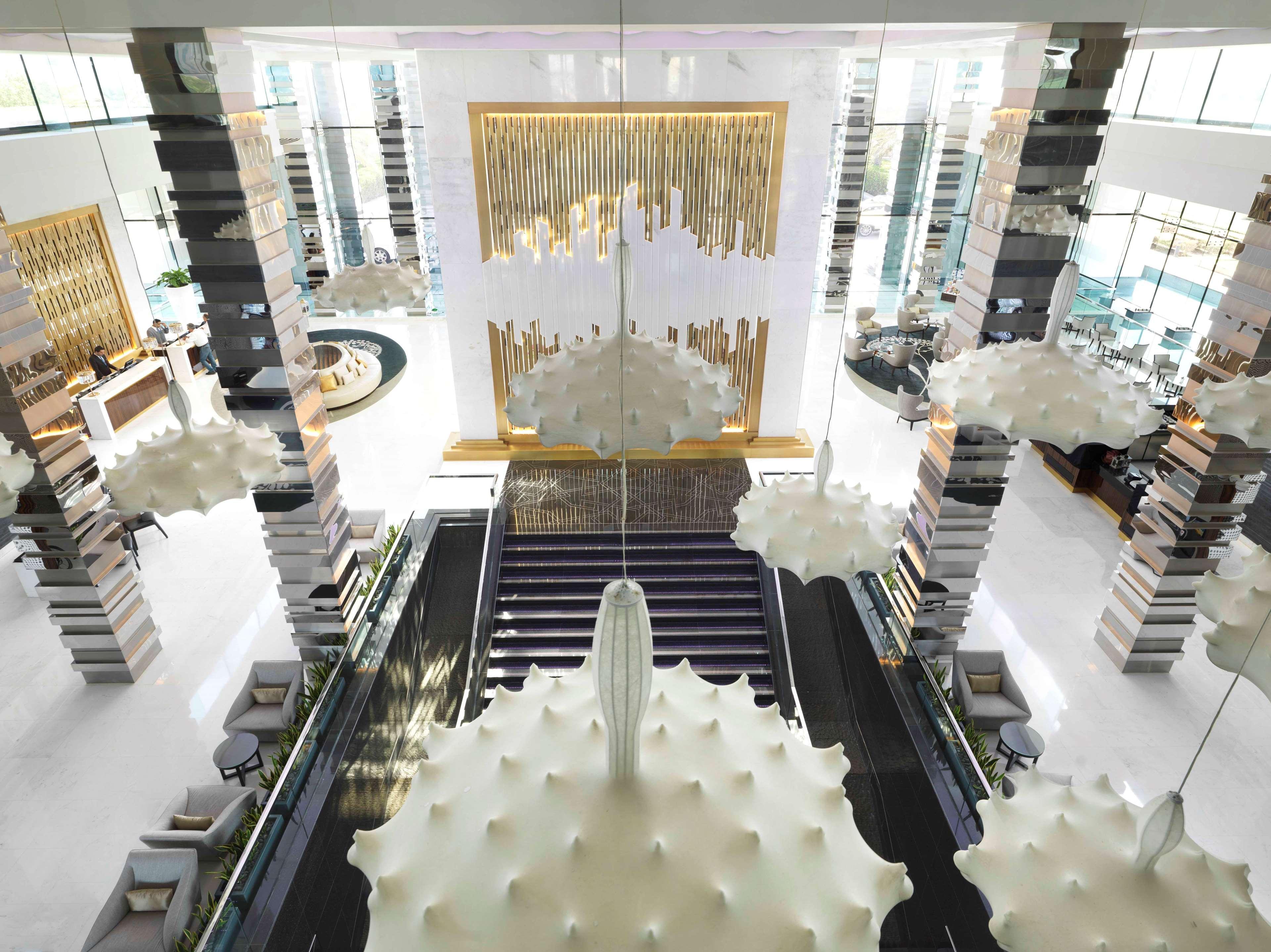 Fairmont Bab Al Bahr Hotel Abu Dhabi Ngoại thất bức ảnh The lobby of the hotel