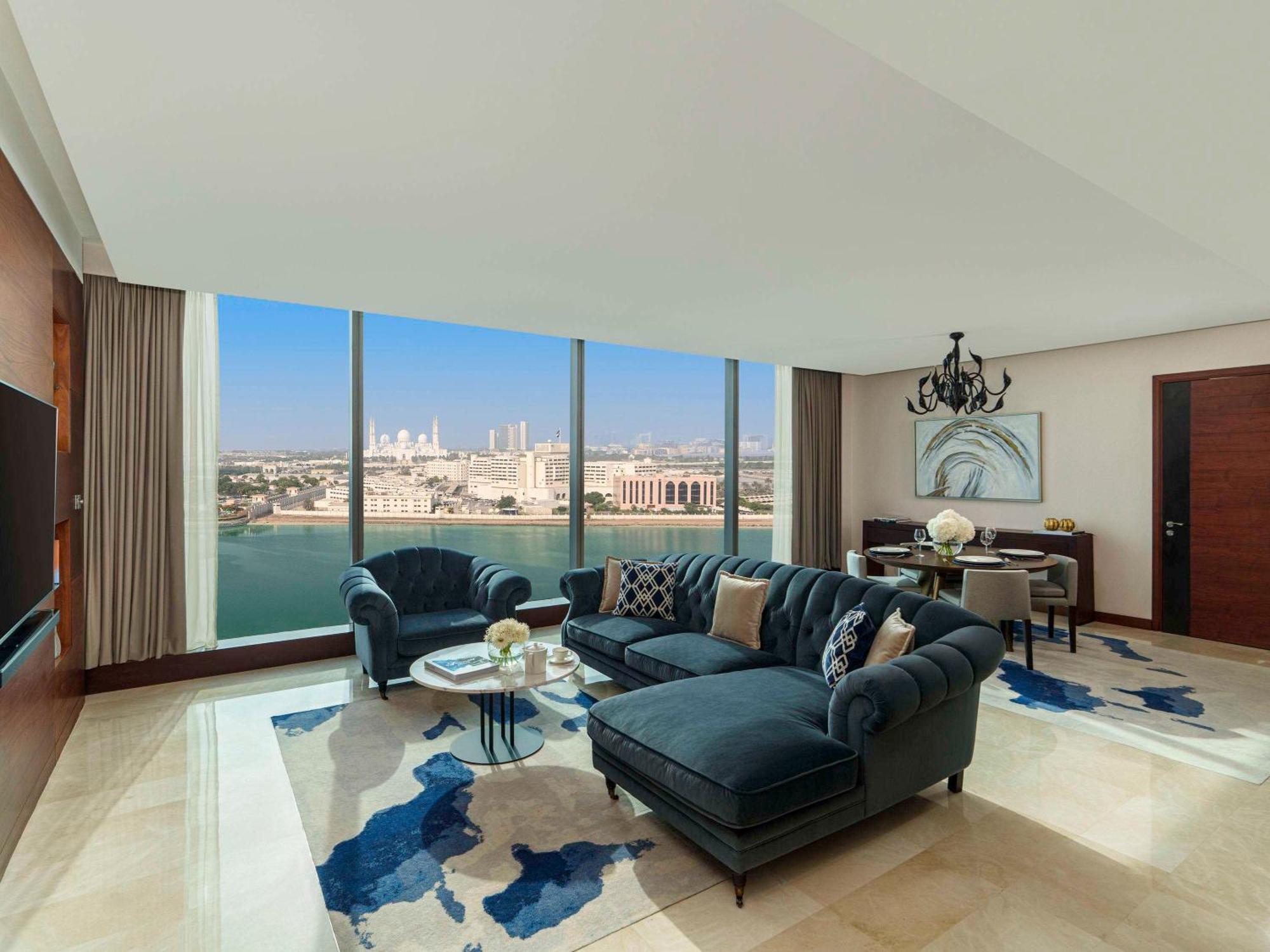 Fairmont Bab Al Bahr Hotel Abu Dhabi Ngoại thất bức ảnh A suite at Jumeirah at Etihad Towers