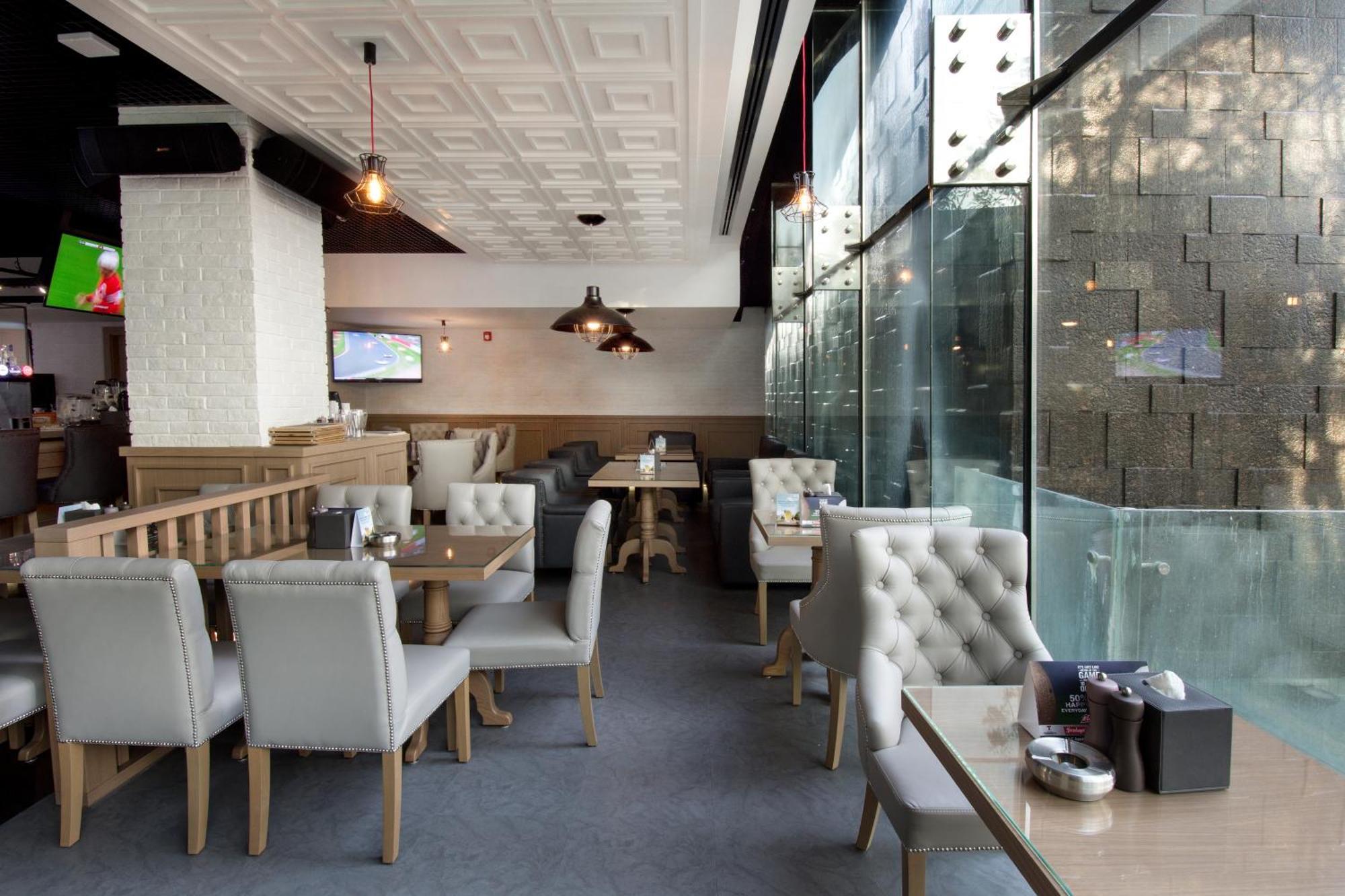 Fairmont Bab Al Bahr Hotel Abu Dhabi Ngoại thất bức ảnh Interior of a restaurant in Yerevan
