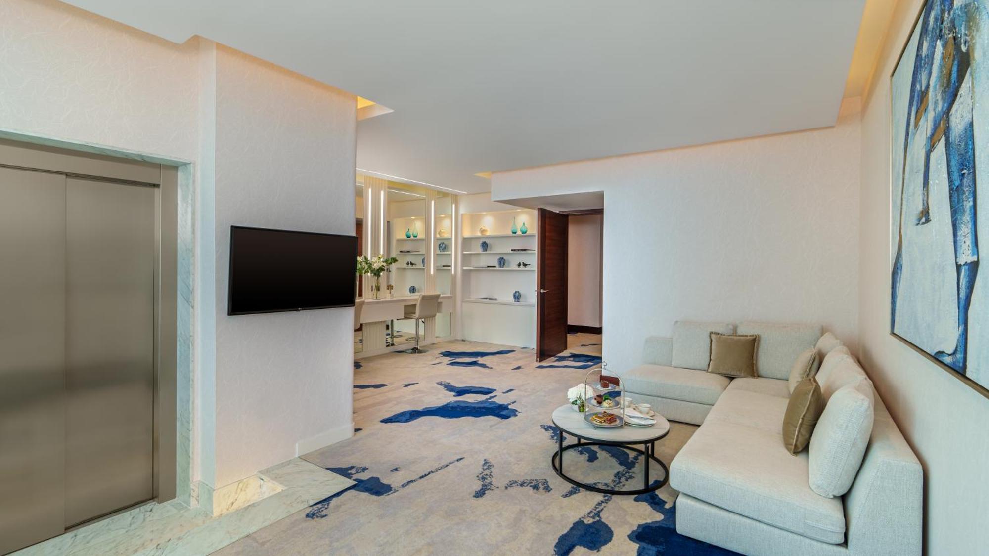 Fairmont Bab Al Bahr Hotel Abu Dhabi Ngoại thất bức ảnh A suite at the hotel