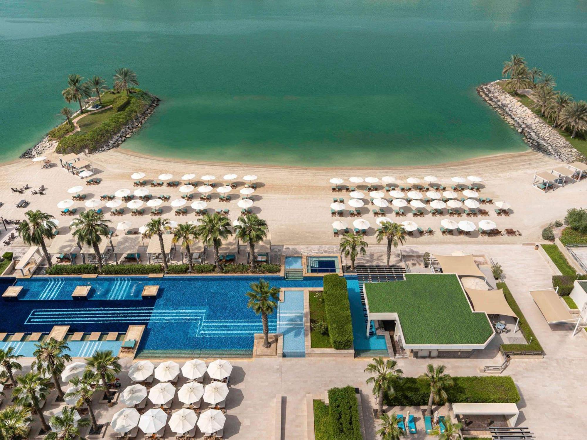Fairmont Bab Al Bahr Hotel Abu Dhabi Ngoại thất bức ảnh Aerial view of the beach at The Oberoi, Dubai