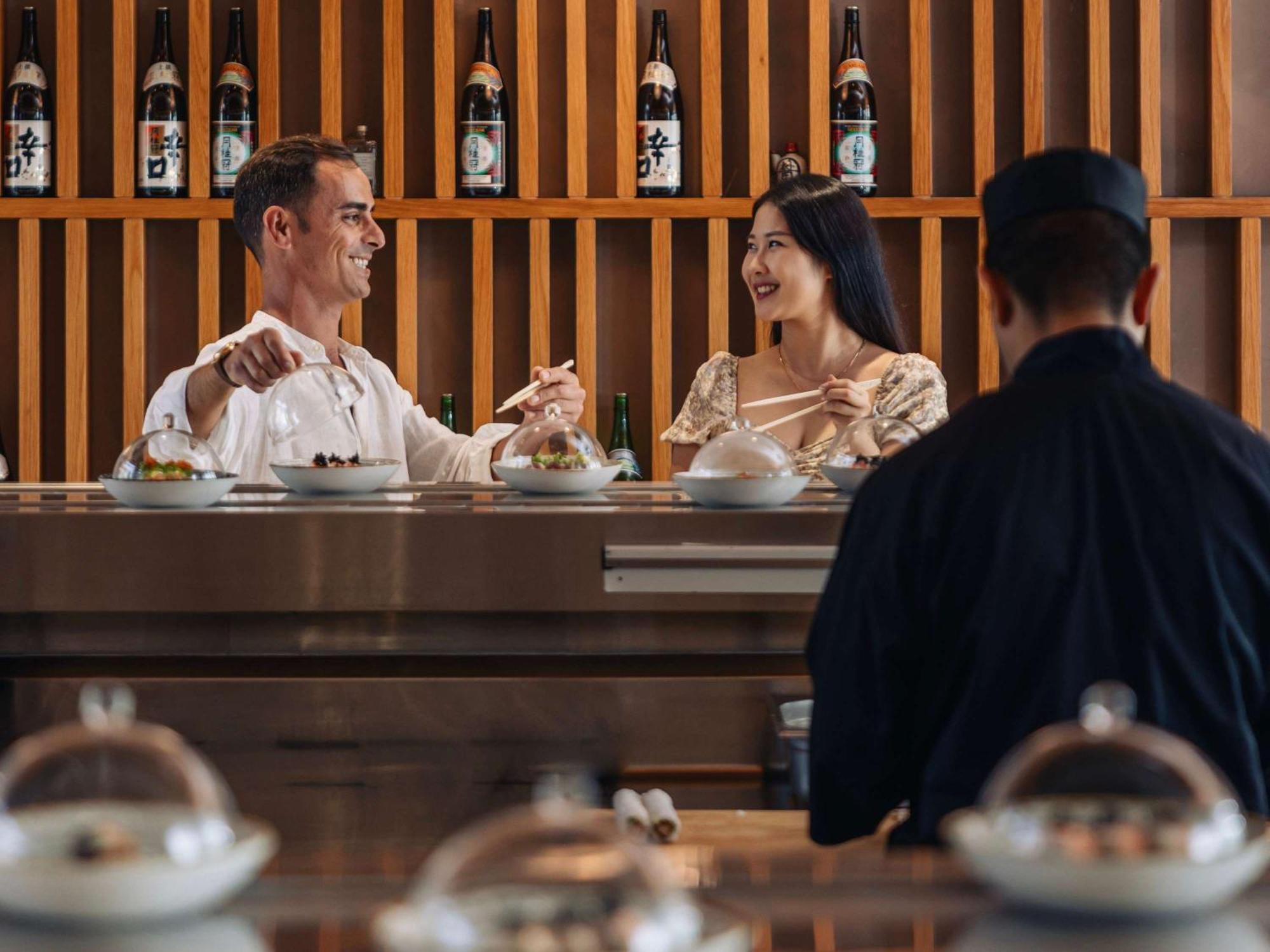 Fairmont Bab Al Bahr Hotel Abu Dhabi Ngoại thất bức ảnh Sushi Bar