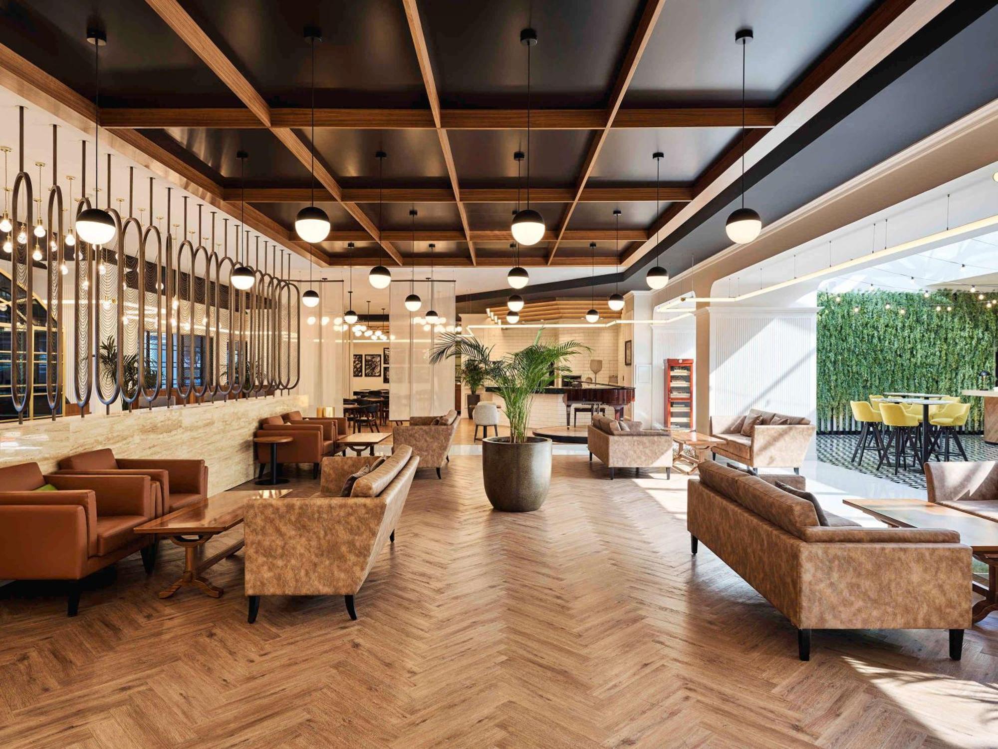 Fairmont Bab Al Bahr Hotel Abu Dhabi Ngoại thất bức ảnh The lounge at the airport