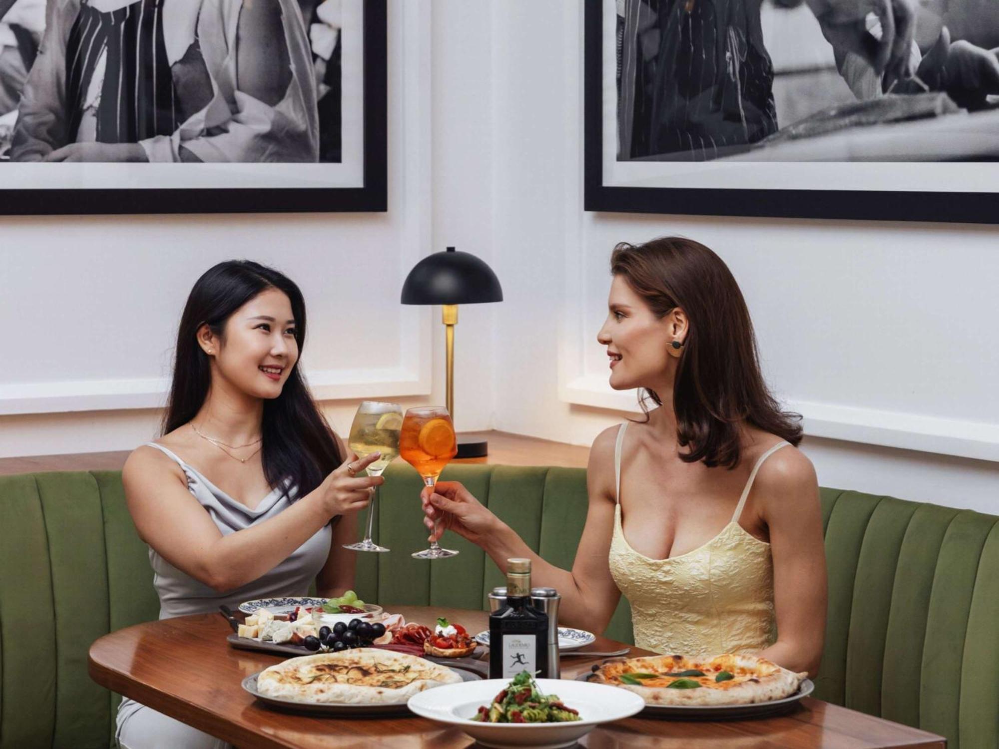 Fairmont Bab Al Bahr Hotel Abu Dhabi Ngoại thất bức ảnh The restaurant's interior